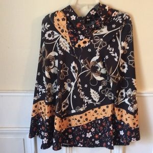 A long sleeve  shirt